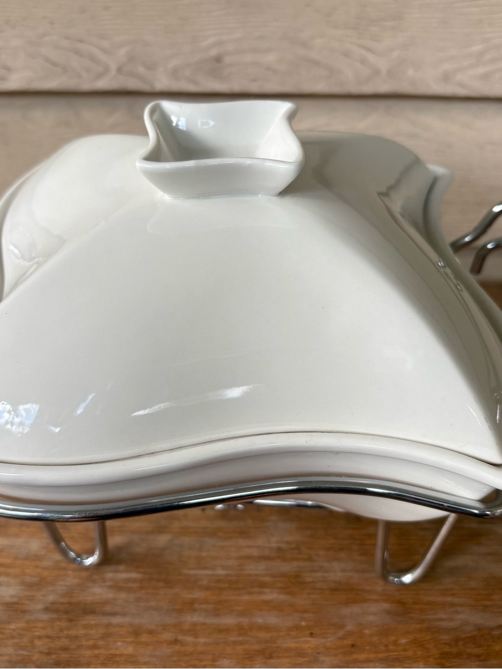 Godinger Sienna white ceramic covered baker